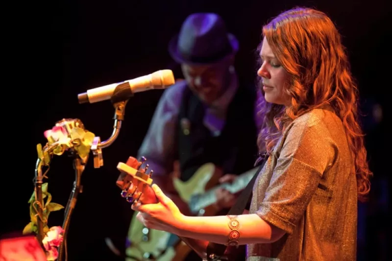 Los populares cantantes se hicieron acreedores a un Disco de Platino por las altas ventas de su nuevo disco.