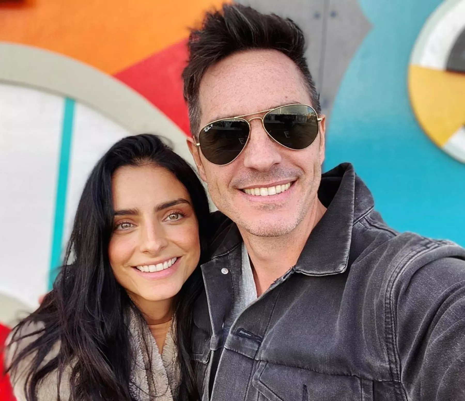 Aislinn Derbez y Mauricio Ochmann.