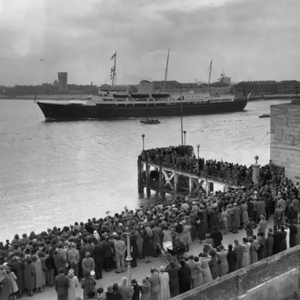 britannia yate puerto