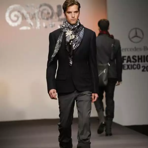 Desfile Pineda Covalin