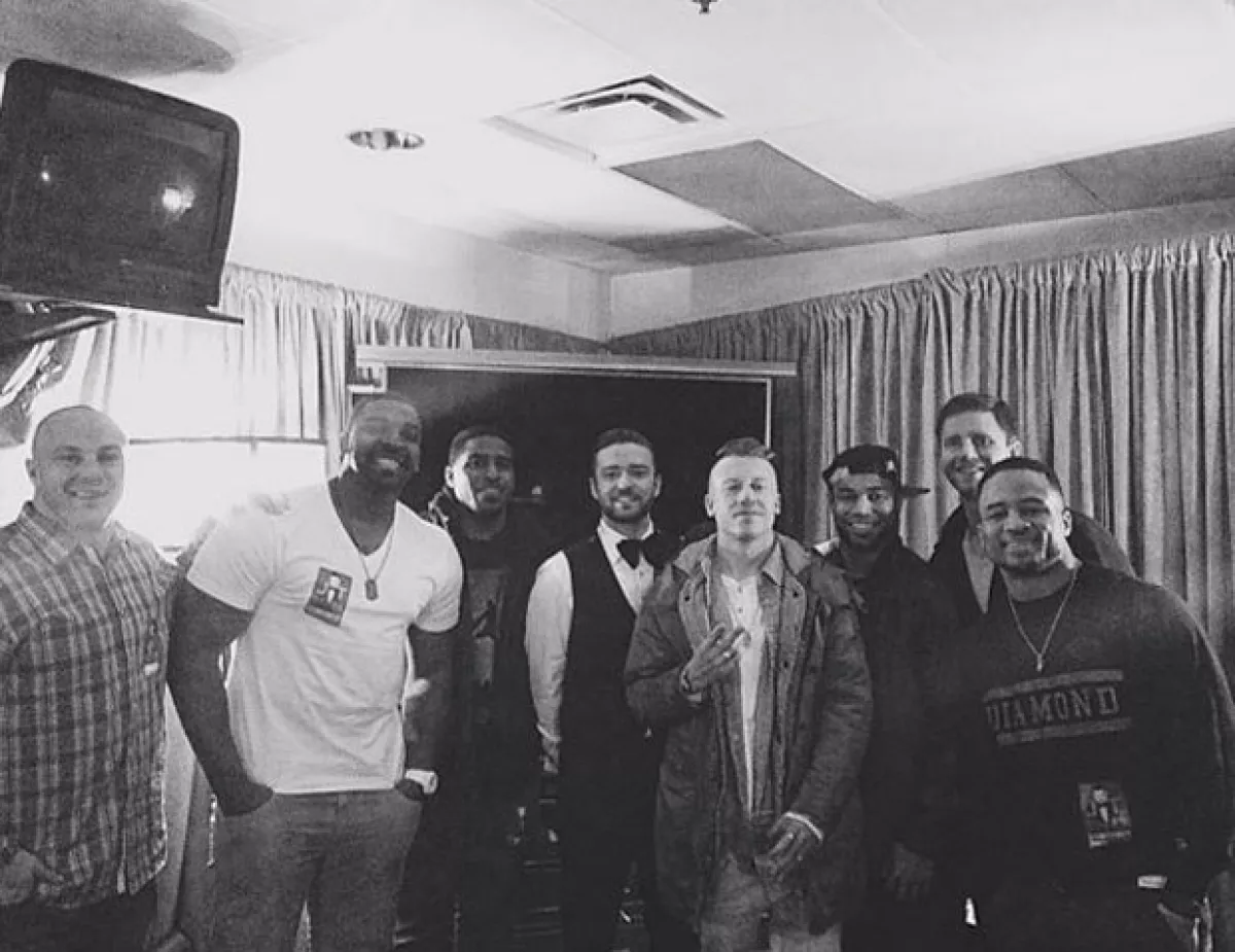 Integrantes de Seattle visitaron a Justin Timberlake en uno de sus conciertos, lo mismo que Mackelmore, quien también es muy aficionado.