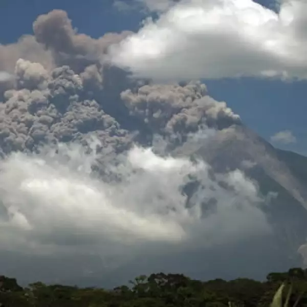 El volcán Fuego hace erupción en Guatemala