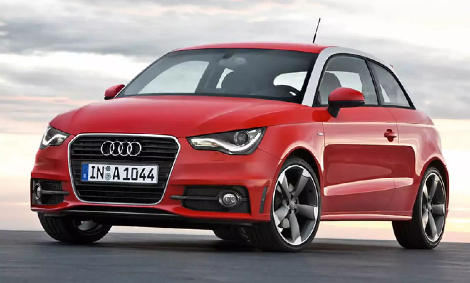 El nuevo integrante de Audi es el modelo A1, el más pequeño de la automotriz alemana, y con el que incursiona en un mercado para competir directamente con el Mini de BMW en México.