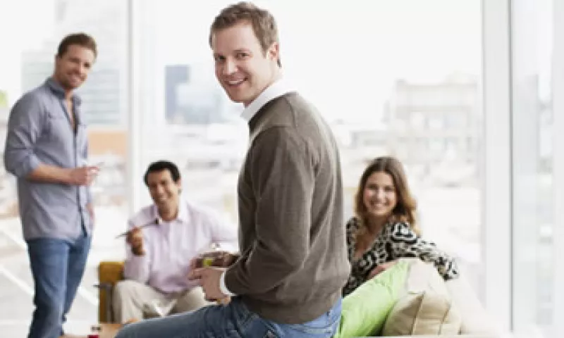 Un elemento esencial en la búsqueda de trabajo es tener una red de contactos sólida. (Foto: Getty Images)