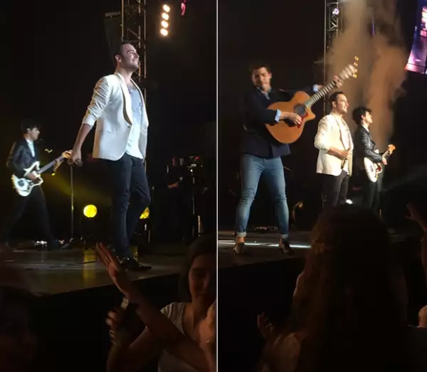 Julio, vocalista, Jesús y Bibi durante el show.