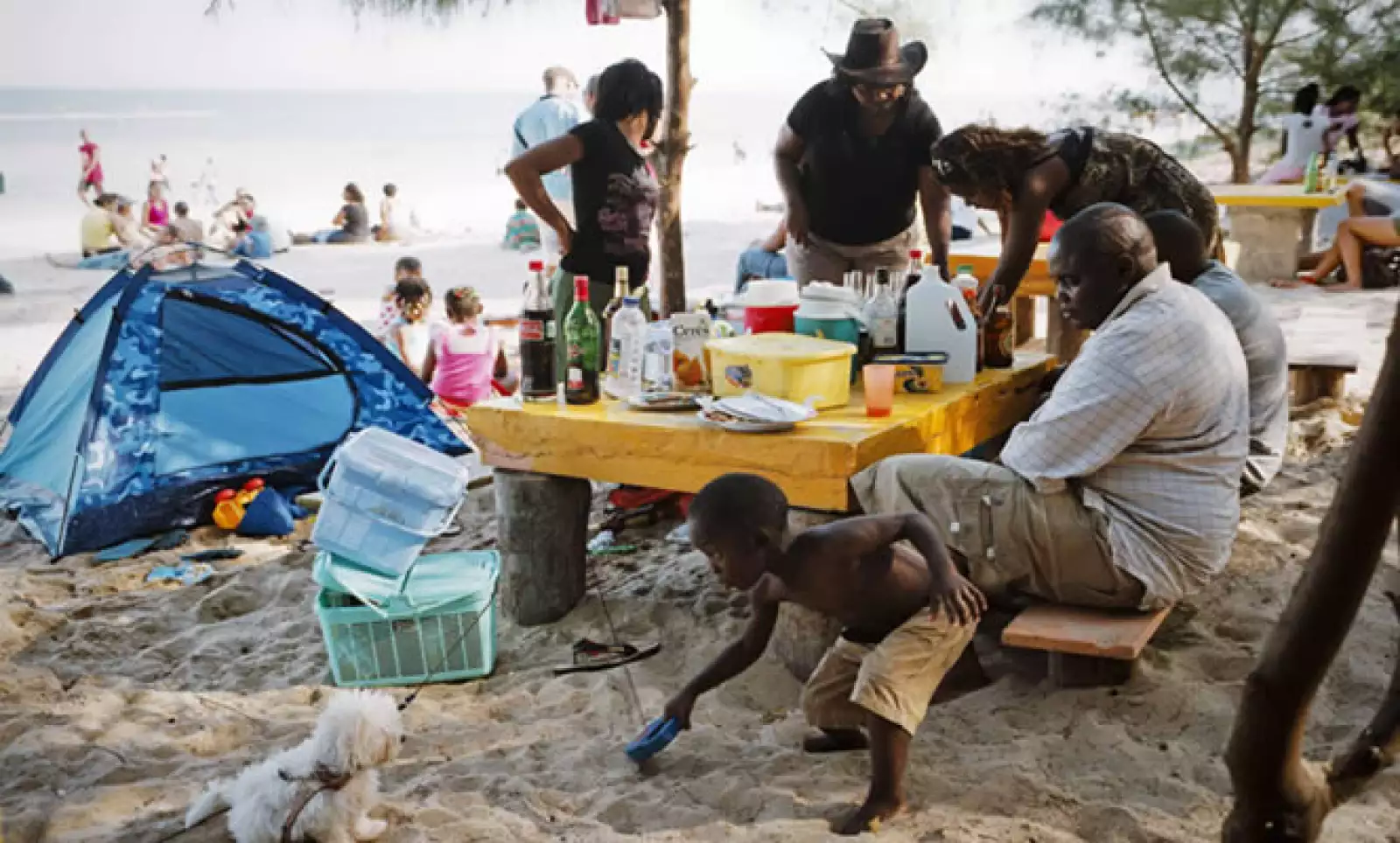 El profesional de las lentes, Joan Barteletti, nos muestra un típico día de playa en Mozambique.