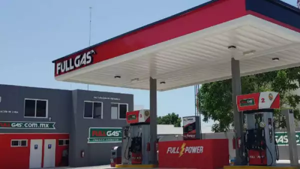 Fullgas estaci�n gasolinera