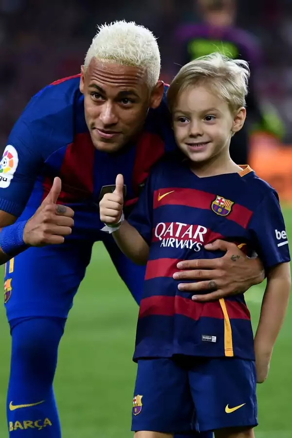 Neymar y su primer hijo Davi Lucca