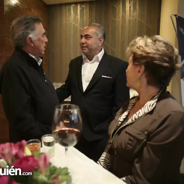 Rubén Mayer, Tony Sandhu y Norma Mayer