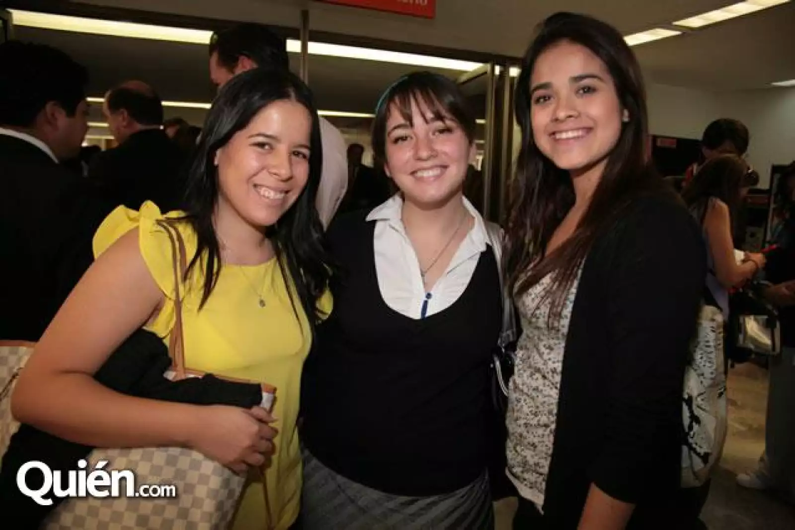 Angelini Gutiérrez,Adriana García,Ana Perabeles
