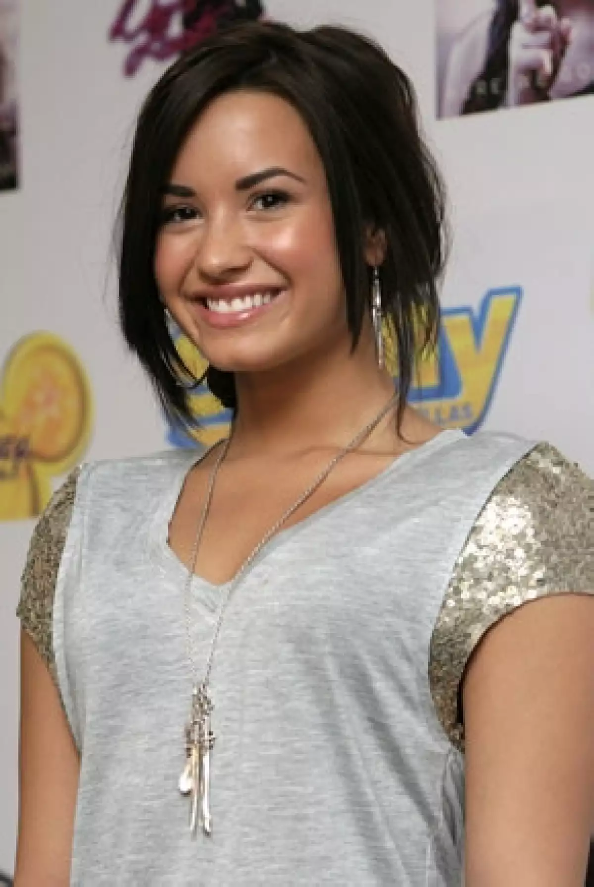 La estrella de Disney agradeció a sus fans mediante un video y dijo que sin ellos "probablemente no estaría aquí".