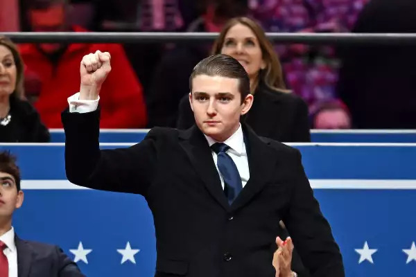 Barron Trump el aprendiz de su papá Donald Trump