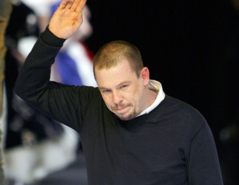 Alexander McQueen no resistió la muerte de su madre y prefirió terminar con su vida.