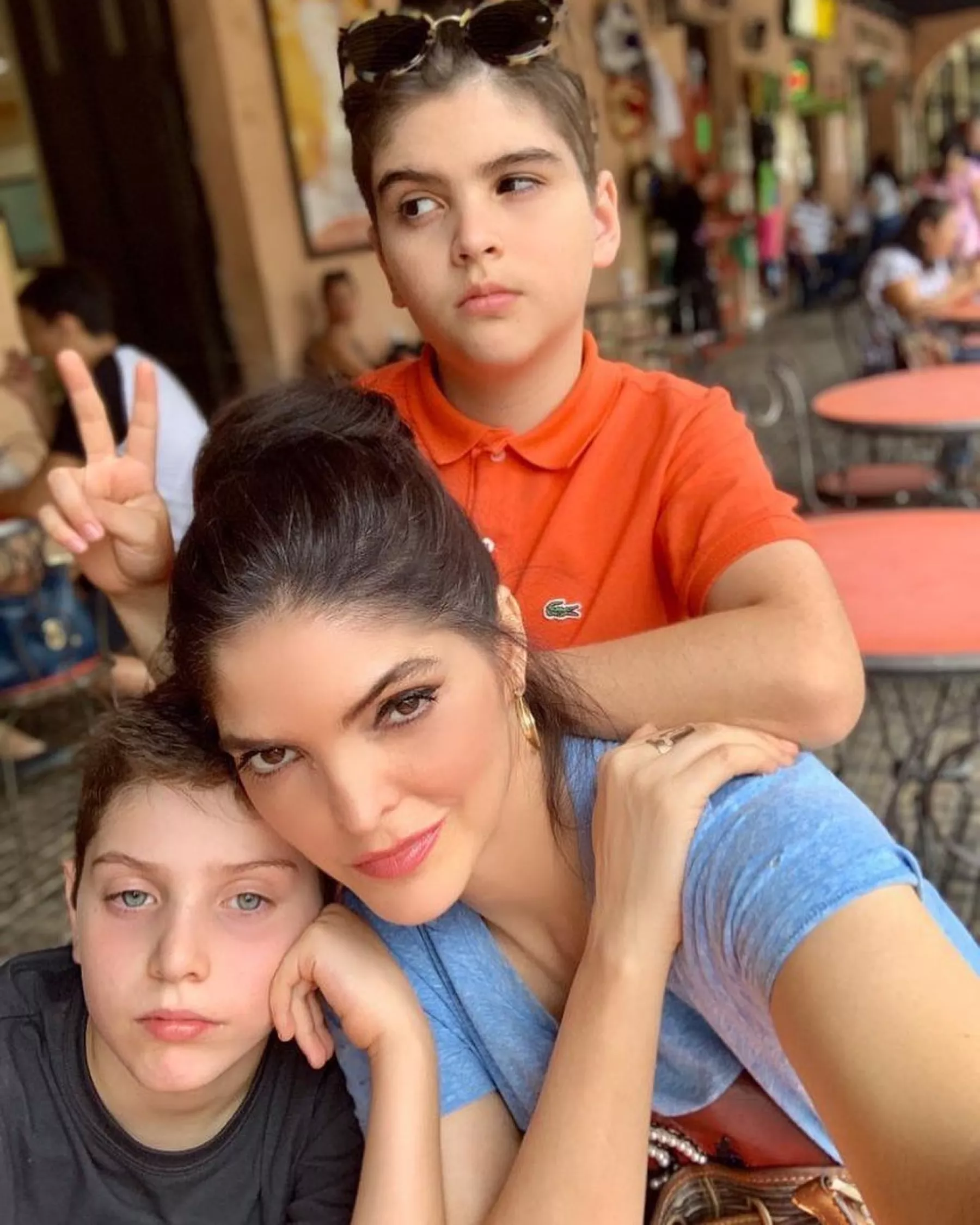 La emotiva reacción del hijo de Reyli y Ana Bárbara al verlos cantar juntos