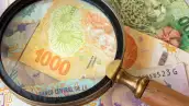 dinero argetino (Foto: Andrzej Rostek/Getty Images/iStockphoto)