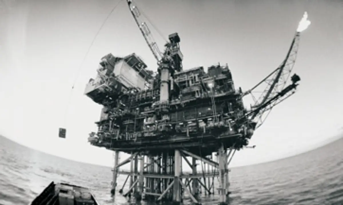 Oro Negro estima en 25,000 mdd anuales lo invertido por Pemex en el sector de servicios. (Foto: Thinkstock)