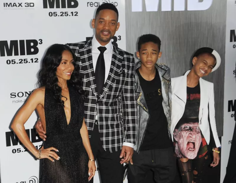 Hace unos meses, la pareja se vio envuelta en cientos de rumores donde se decía que su relación de casi 15 años estaba en problemas, sin embargo esta linda familia se ha encargado de desmentir esto.