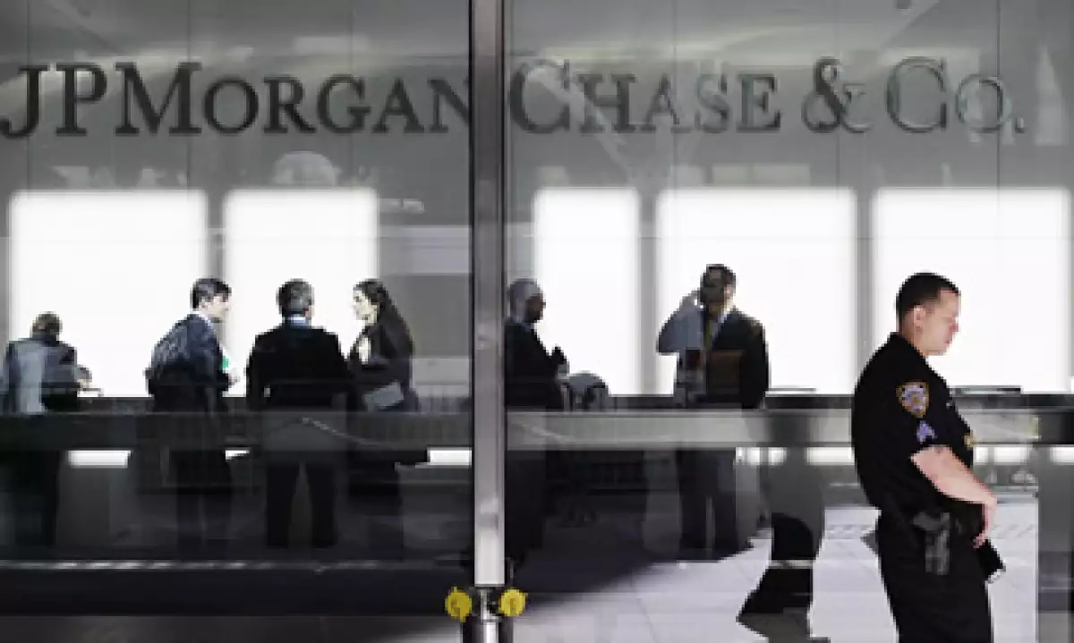 JP Morgan Chase anunció el jueves por la tarde que perdió dinero en transacciones de activos diseñadas para regentar el riesgo que corre con su propio dinero. (Foto: AP)