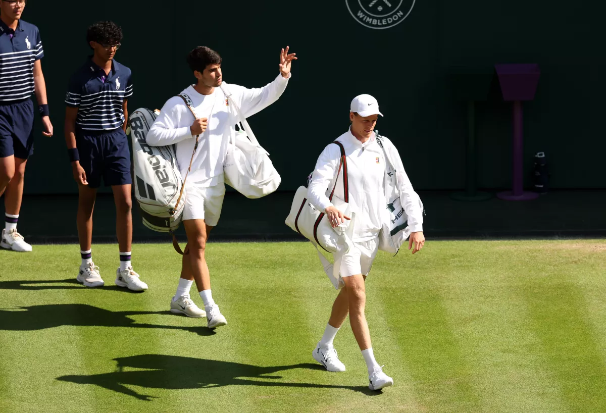 Jannik Sinner y Carlos Alcaraz en el Centre Court ,Championships Wimbledon 2025 
