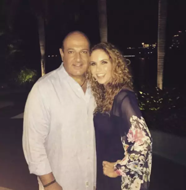Lucero es muy romántica y le publicó la frase de una canción en su cuenta de instagram. “porque amor como el tuyo y el mío no existe en la vida, en el mundo ya no quedan seres que quieran así..”