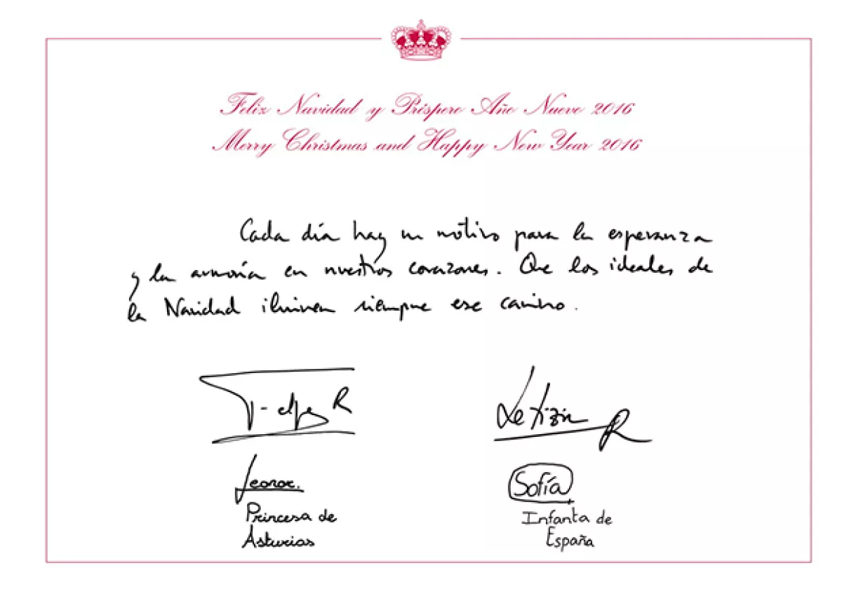 Los integrantes de la familia firmaron con su puño y letra la postal.
