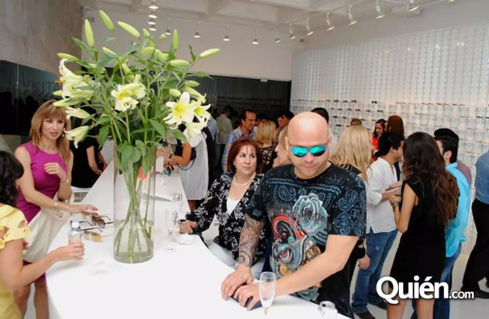 PRESENTACIÓN DE MYKITA