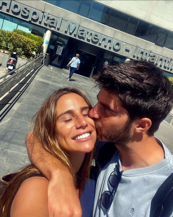 Lucía Villalón, ex novia del Chicharito, habla de la gastrosquisis que padece su hijo recién nacido