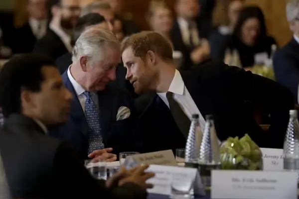 El príncipe Harry y el rey Carlos III