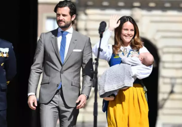 Carl Phillip y la princesa Sofía con el pequeño Alexander