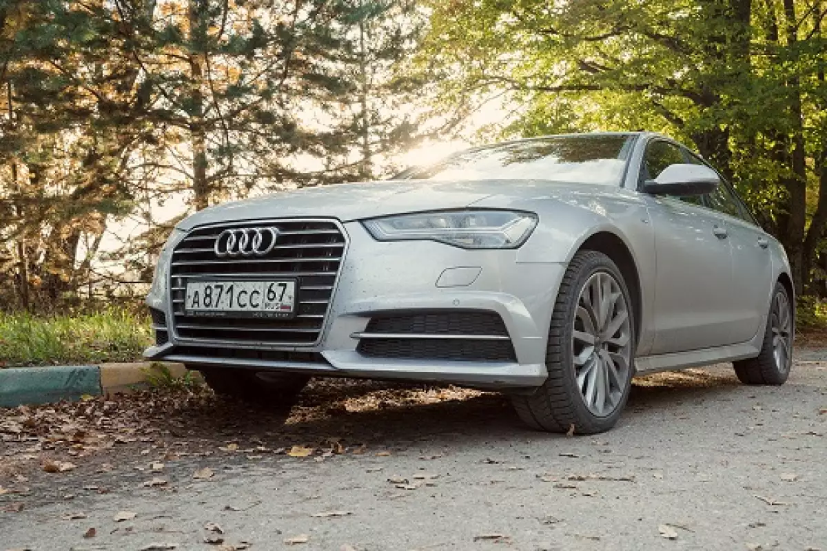 Audi auto