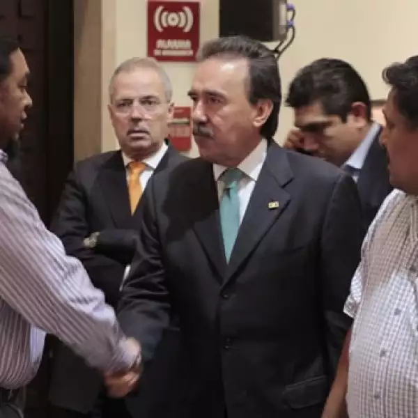 bloqueo maestros aeropuerto 