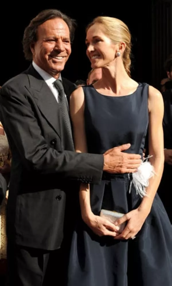 La pareja contrajo nupcias el pasado 24 de agosto, en una ceremonia privada, en presencia de sus 5 hijos, en la Parroquia Virgen del Carmen de Marbella.