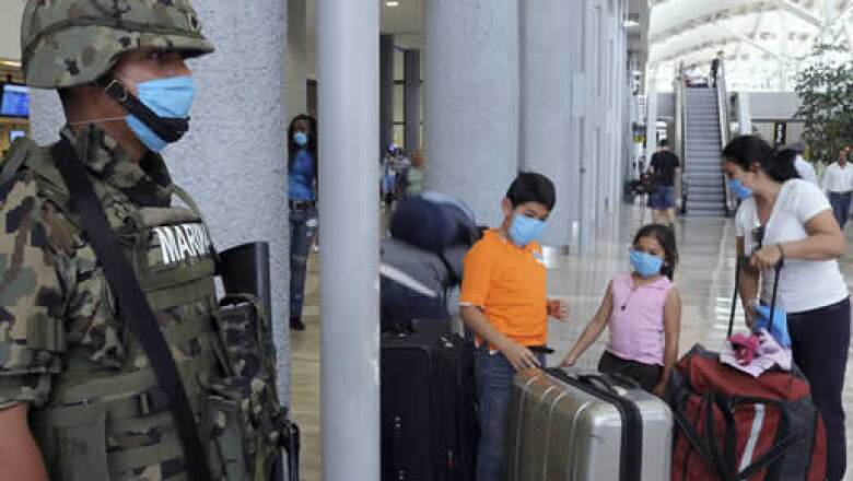 La influenza es causada por un virus, para los cuales no existe tratamiento, sin embargo, hay medicamentos que hacen la enfermedad se más soportable.