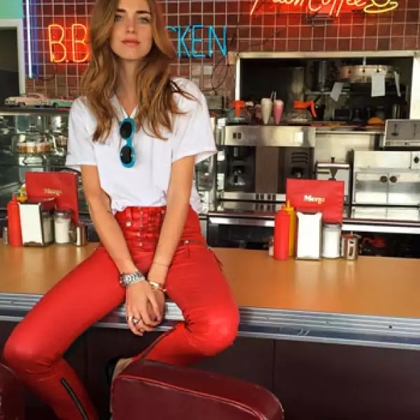 Chiara Ferragni se da un coffee break