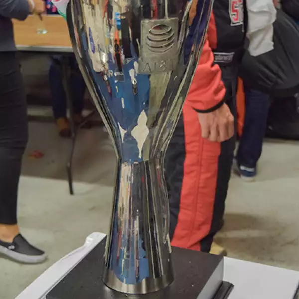 Trofeo de la Escudería RGR Sport de 1er. Lugar