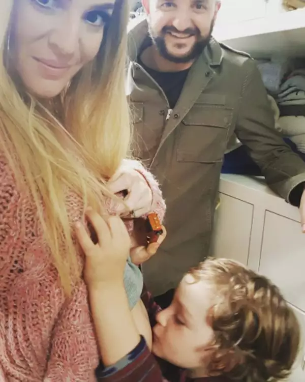 Angie Taddei y familia