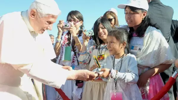 En marzo de 2012 nuestro país recibió con los brazos abiertos a Joseph Ratzinger. Su mensaje de paz y esperanza fue calidamente recibido, pese a la sombra que significaba Juan Pablo II