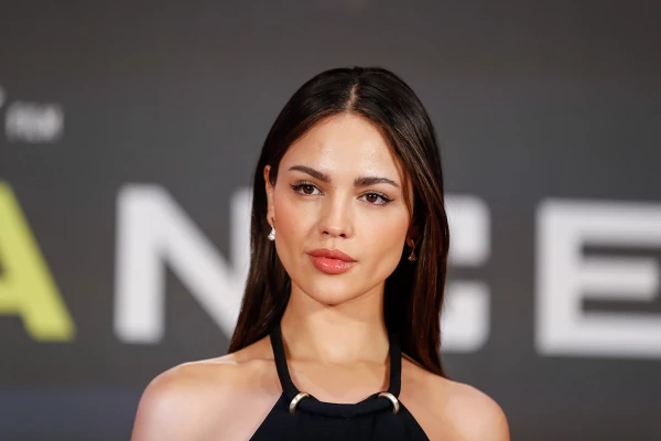 Eiza-González