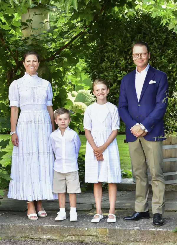 Princesa heredera Victoria, Príncipe Oscar, Princesa Estelle y Príncipe Daniel.