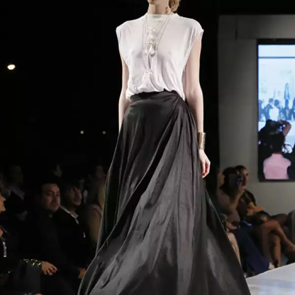 Desfile colección visiones de Daniel Espinosa