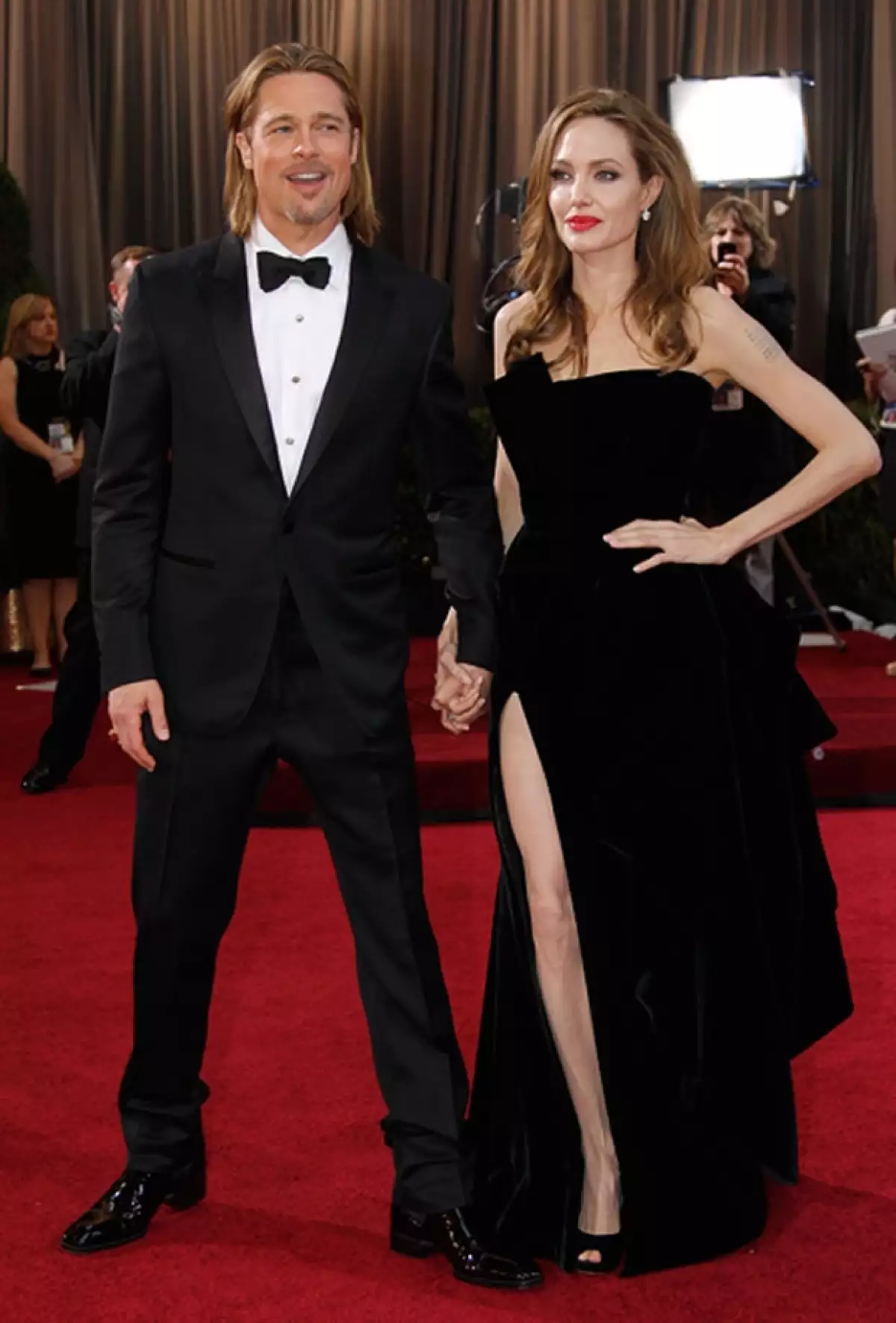 Después de lucir un sexy vestido con una gran abertura en la pierna, esta parte del cuerpo de la actriz causó tal revuelo que, incluso, ya tiene miles de seguidores en la red social.