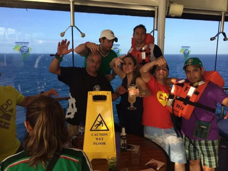 Jorge Alberto López Amores es el pasajero que se aventó desde el piso 15 de un crucero en Brasil. Se da a conocer que es hijo de Raciel López Salazar, procurador de justicia de Chiapas.