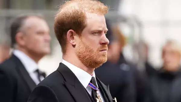 Príncipe Harry hace cambios de última hora a su autobiografía tras muerte de la Reina Isabel
