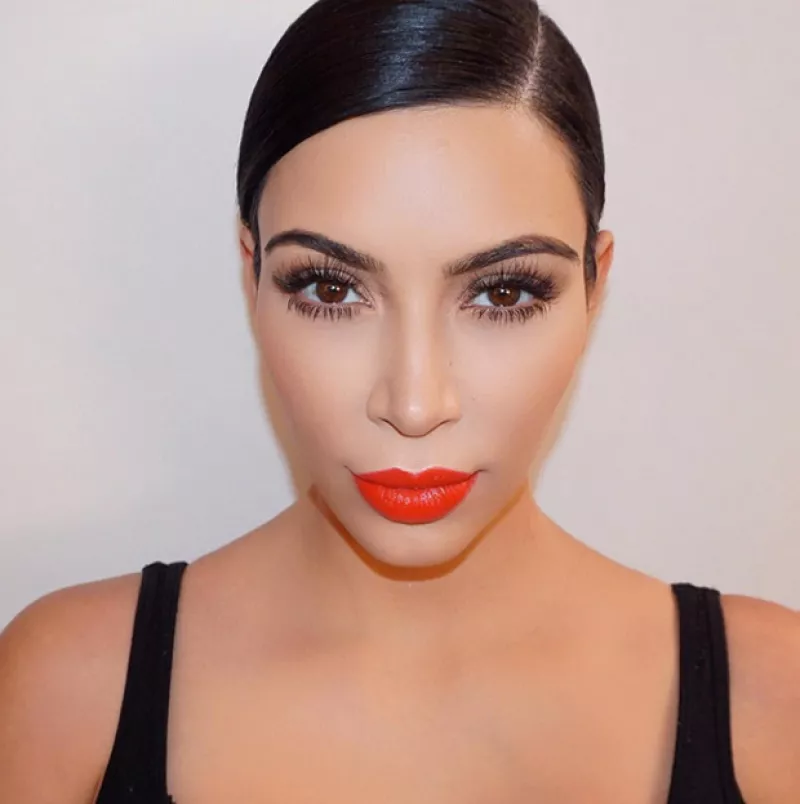 Kim K cumple 35 años y la celebramos con un recuento de las razones por las que hasta la fecha, no dejamos de hablar de ella.