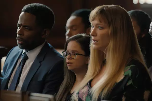 Foto de una escena de la serie Good American Family durante el juicio contra el matrimonio Barnett.