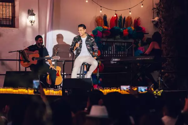 Carlos Rivera celebra 20 años de carrera en la Expo Riverista Fan Fest en Huamantla Tlaxcala