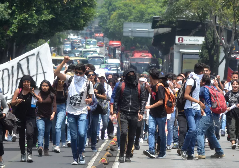 UNAM marcha agresiones expulsados