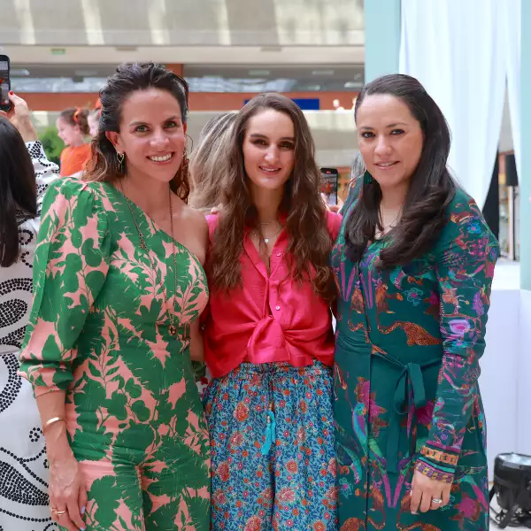  Hilda Ortíz , María Cattori y Maite Nava 