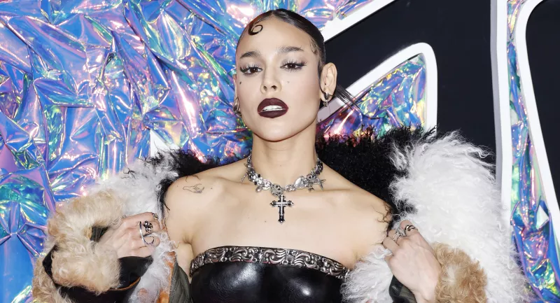 Danna Paola en la entrega de los MTV Video Music Awards