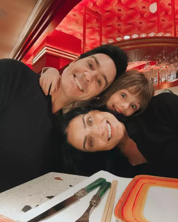 Aislinn Derbez y Mauricio Ochmann